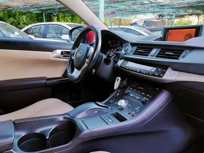 Lexus CT200 2012 (4)