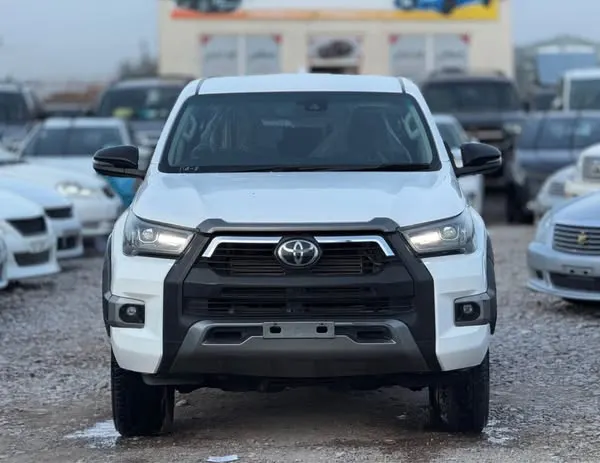 Toyota Hilux 2021 (1)