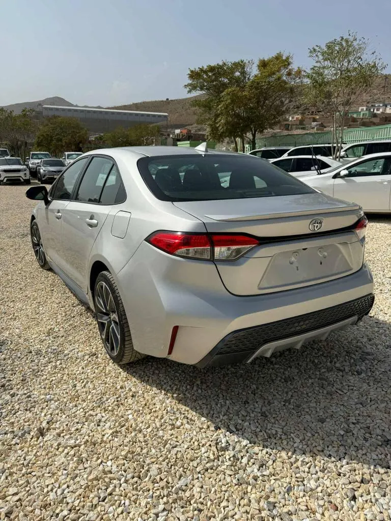 Toyota Corolla 2021 (2)