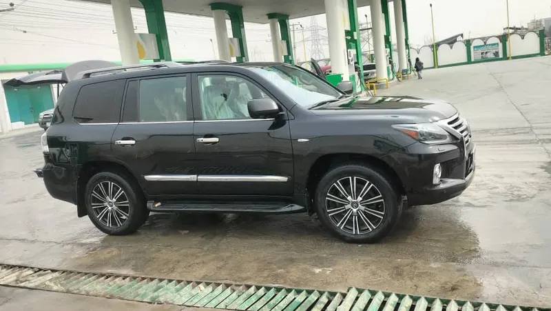 Lexus 570 2012 (2)