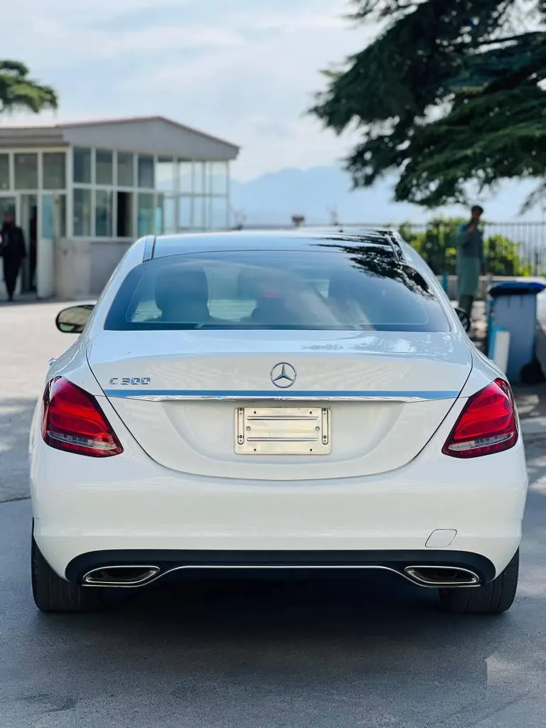 Mercedes-Benz 2016 (3)