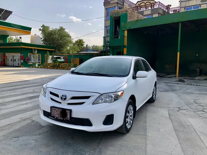 Toyota Corolla LE 2013 (2)