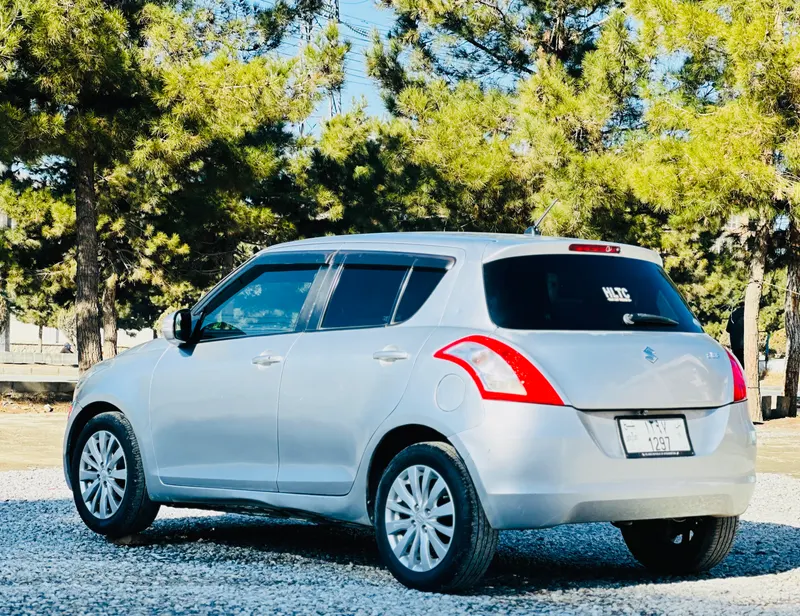 Suzuki Swift 2012 (6)