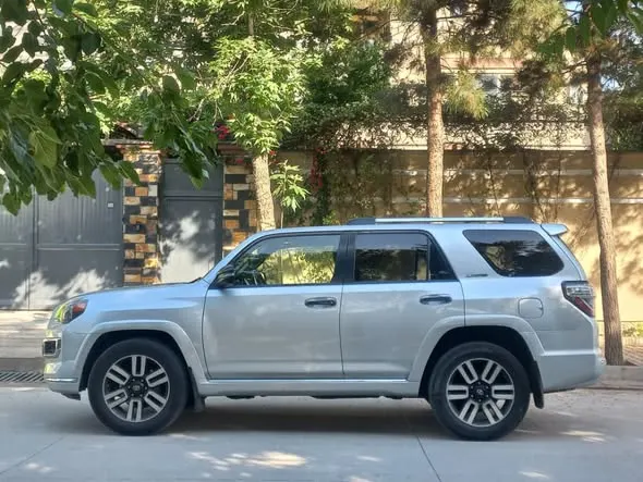 Toyota 4 Runner 2012 (3)