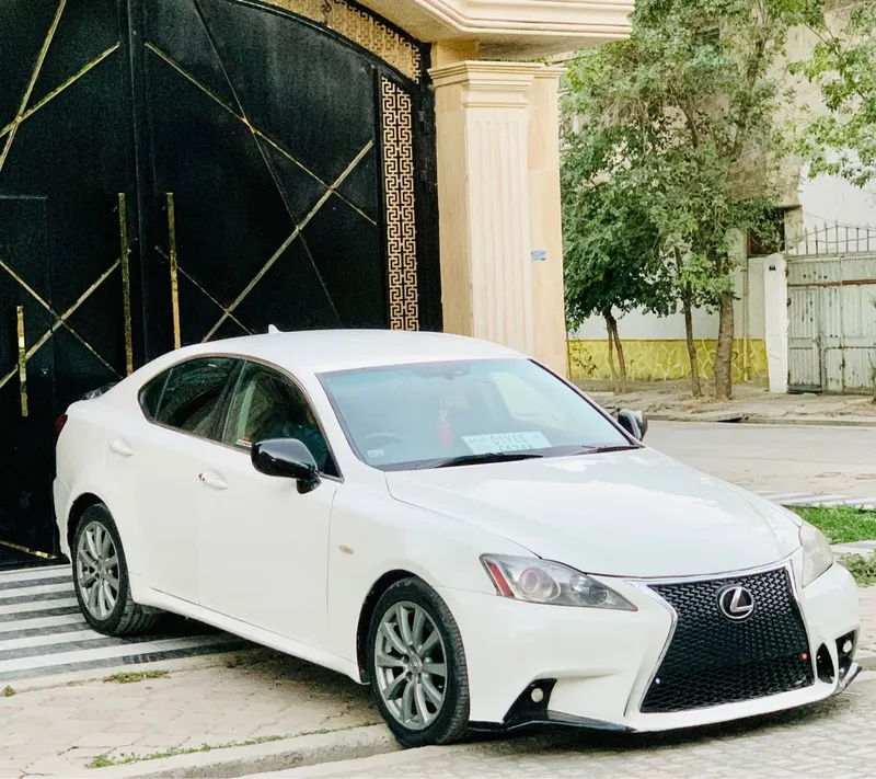 Lexus 2017 (1)
