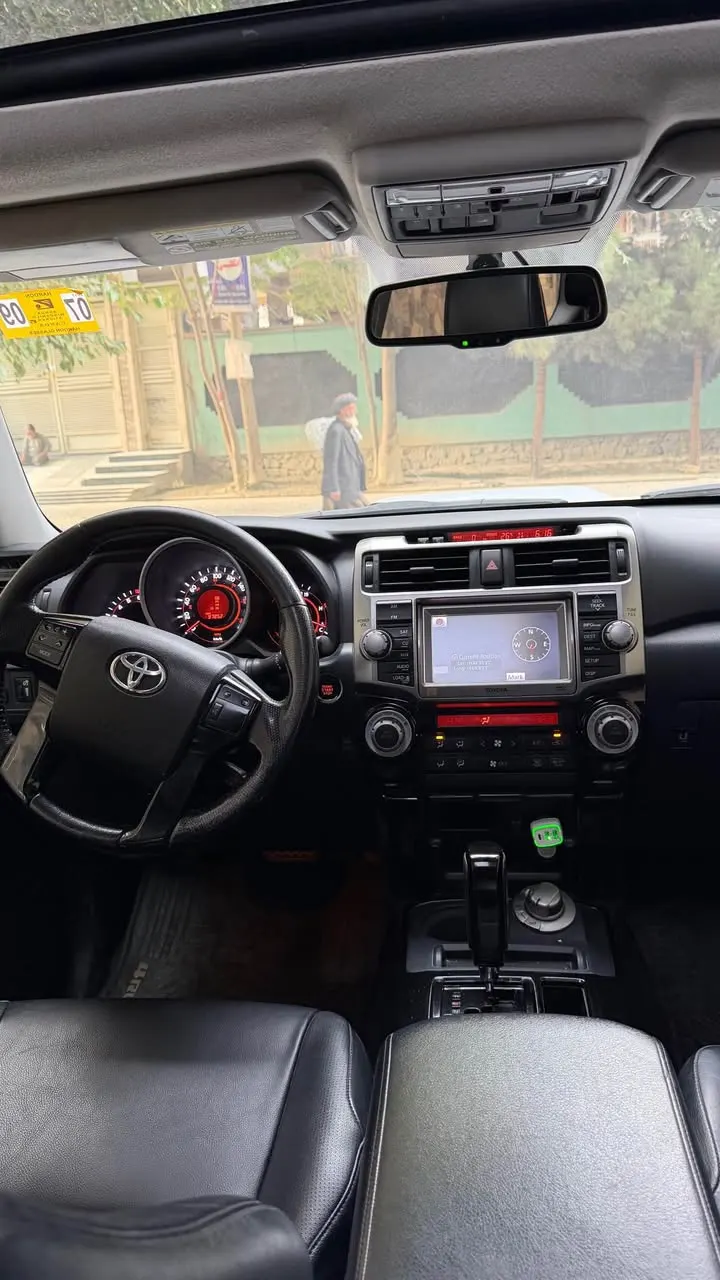 Toyota 4Runner 2012 (3)