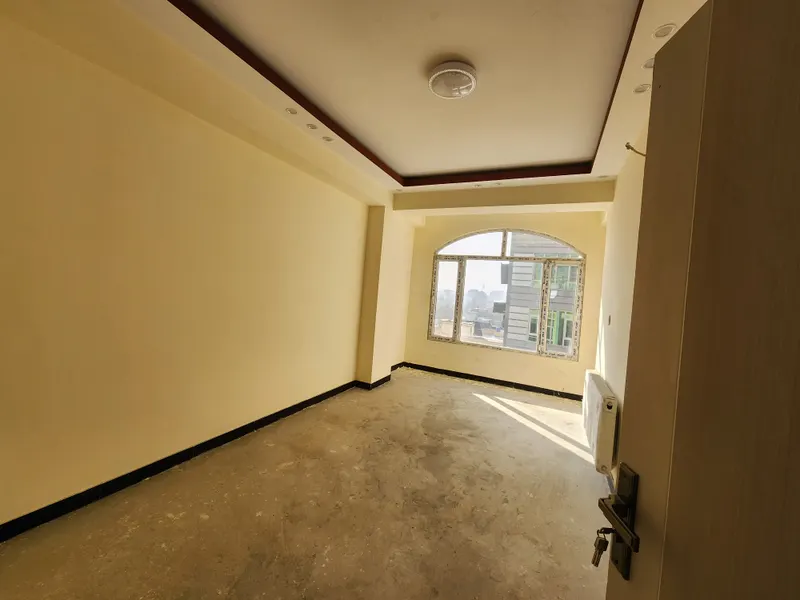 اپارتمان د پلورنې لپاره، 4 خونې، 240 m² (3)