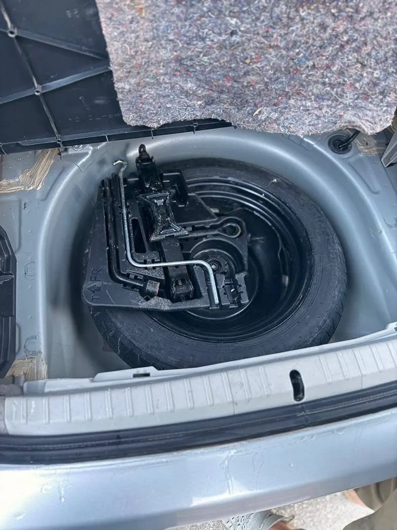 Toyota Prius 2012 (6)