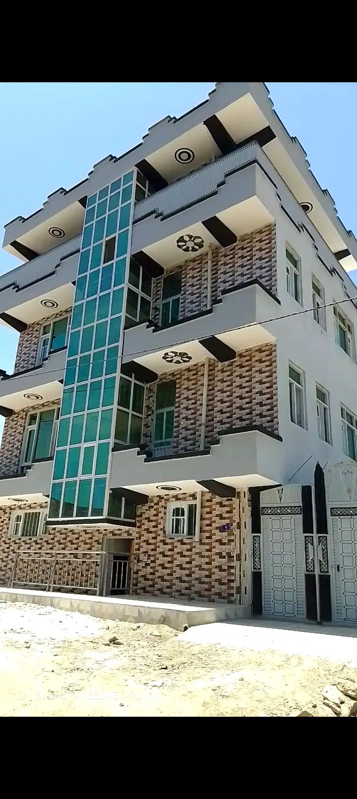 خانه 4 منزله برای فروش، به سبک بلاکی (2)