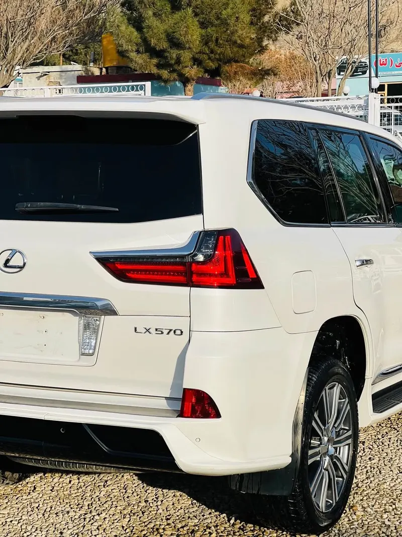 Toyota Lexus Lx570 2016 (3)