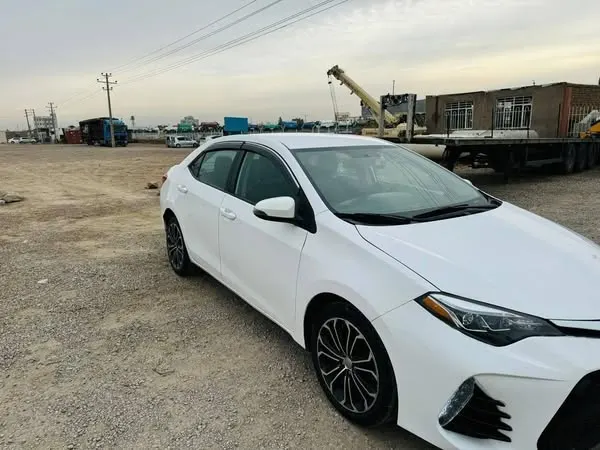 Toyota Corolla 2016 (2)