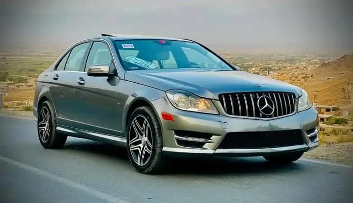 Mercedes-Benz C250 2012 (1)