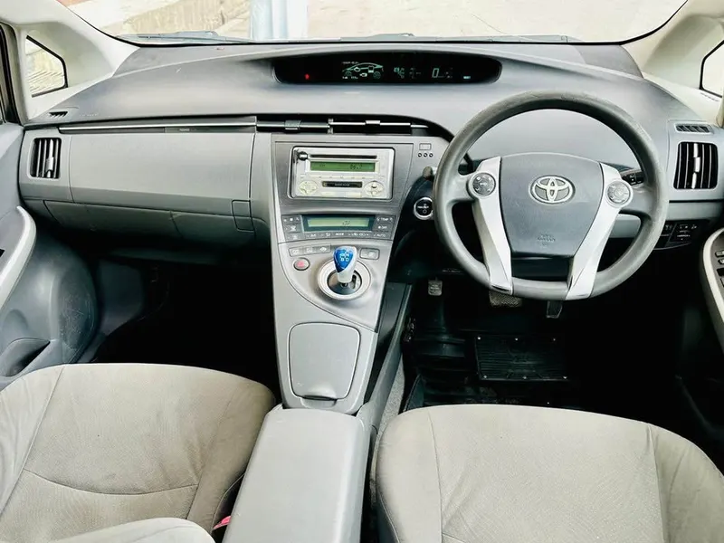 Toyota Prius 2010 (4)
