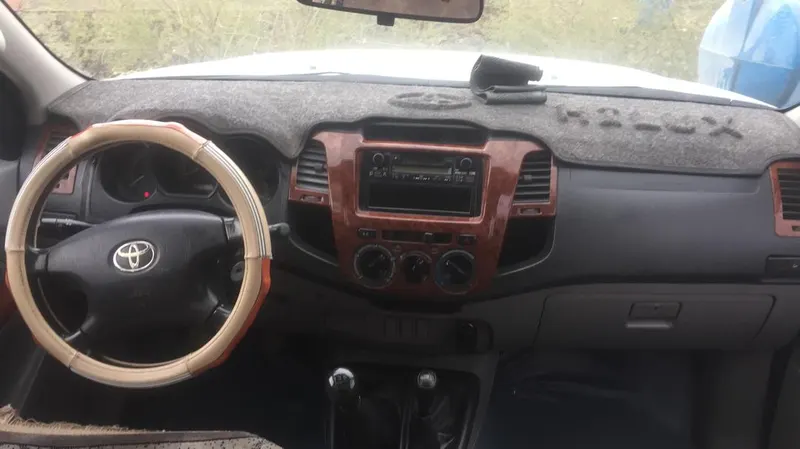 Toyota Hilux (5)