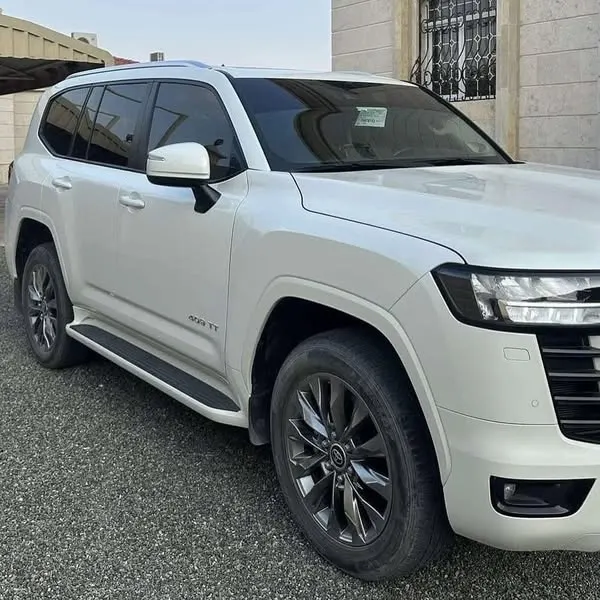 Toyota Land Cruiser GXR 2023 (2)