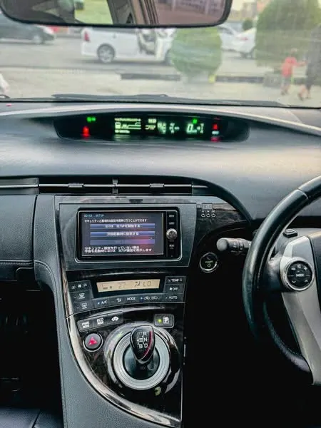 Toyota Prius Hybrid 2010 (3)