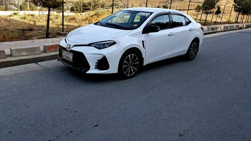 Toyota Corolla 2017 (2)