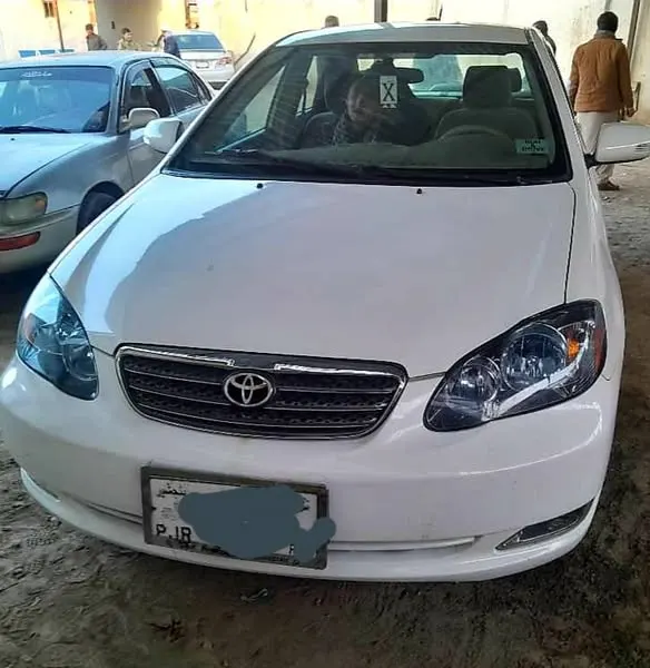 Toyota Corolla 2005 (2)