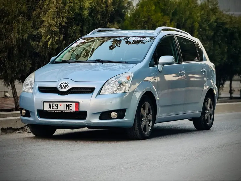 Toyota Verso 2008 (1)