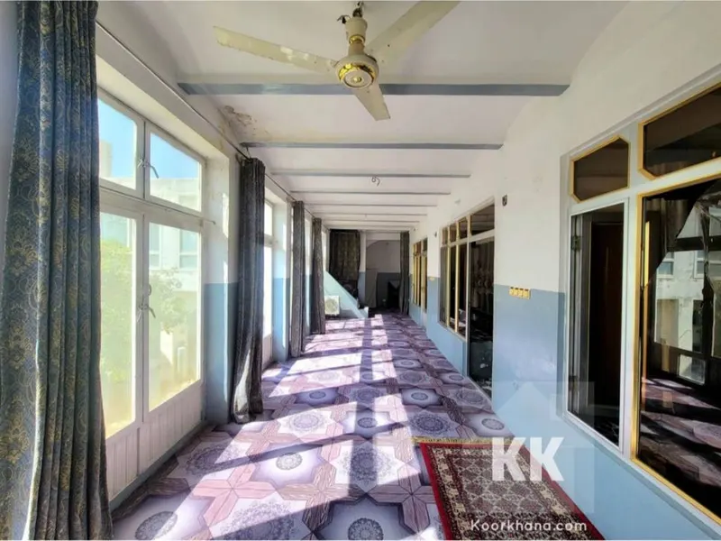 House with 4 shops and clinic rooms for sale, 400 m² (3)