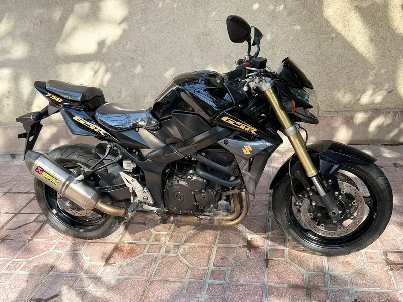 MotorCycle Suzuki GSR 2014 (1)