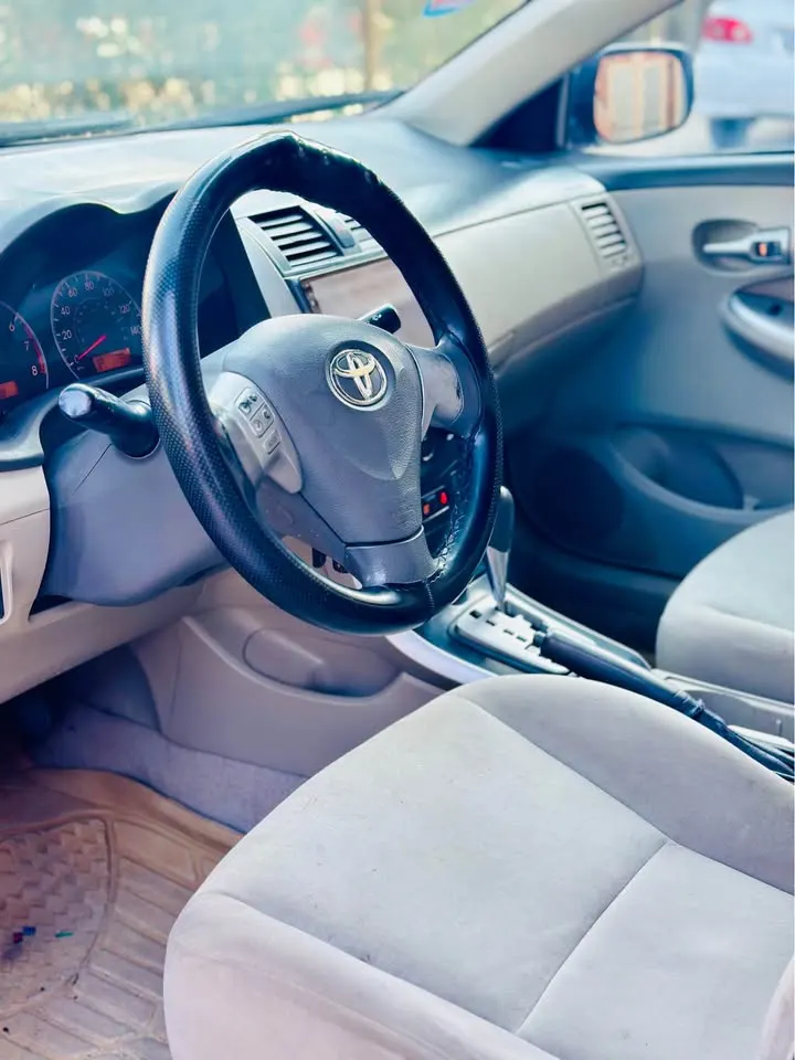 Toyota Corolla 2010 (4)