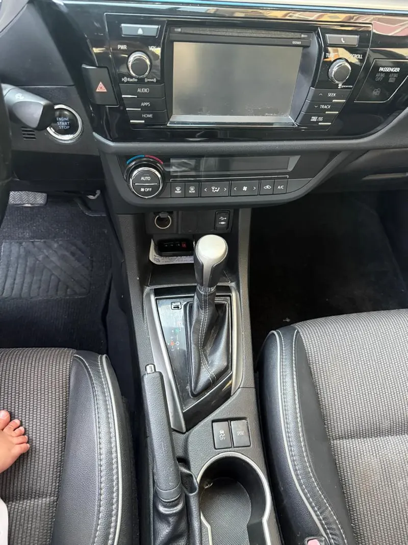 Toyota corolla 2016 (7)