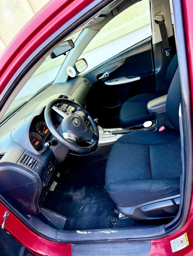 Toyota Corolla 2010 (4)