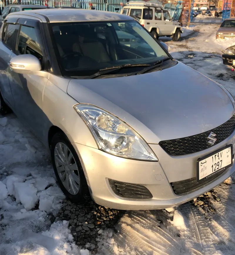 Suzuki Swift 2012 (1)