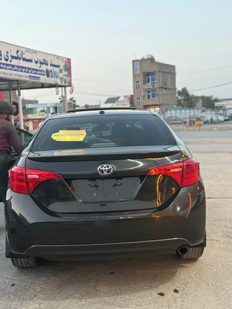 Toyota Corolla 2017 (3)