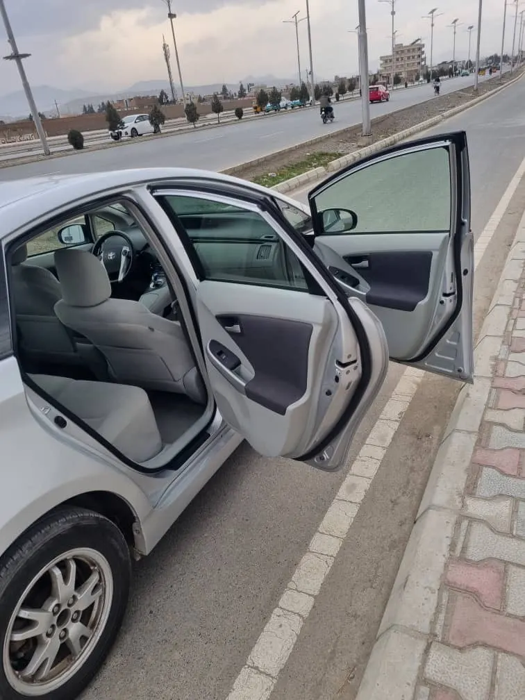 Toyota Prius (4)