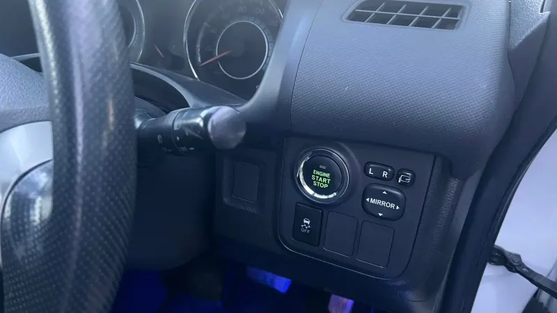 Toyota Wish (7)