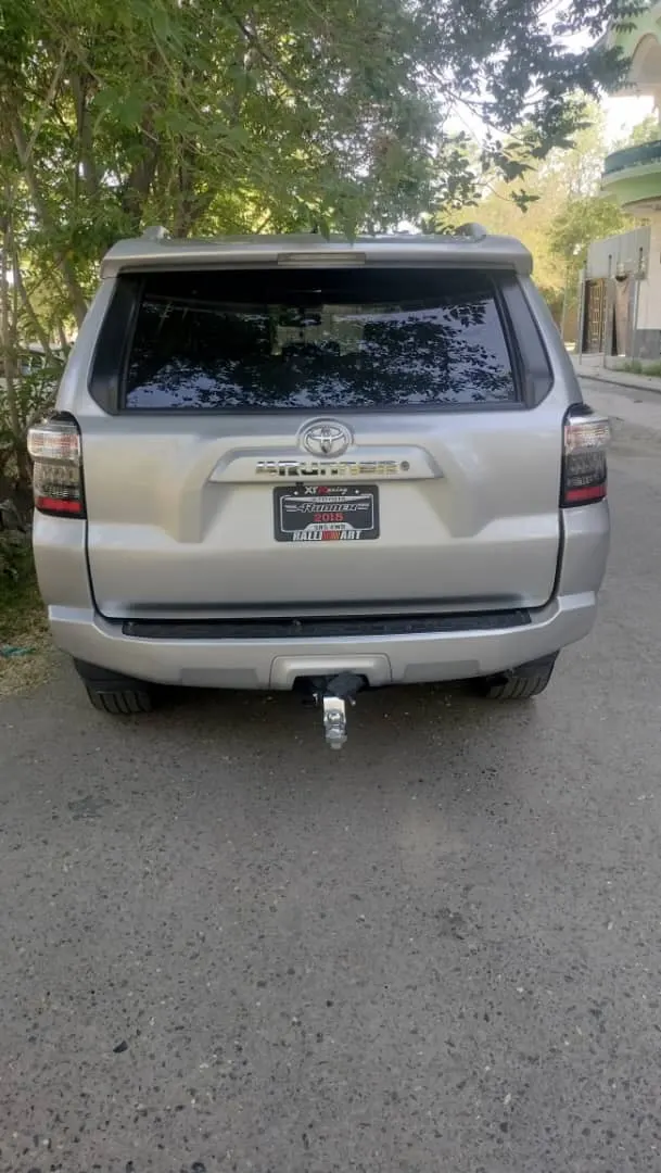 تویوتا 4Runner 2018 · SUV · 75000 مایل کارکرد (2)