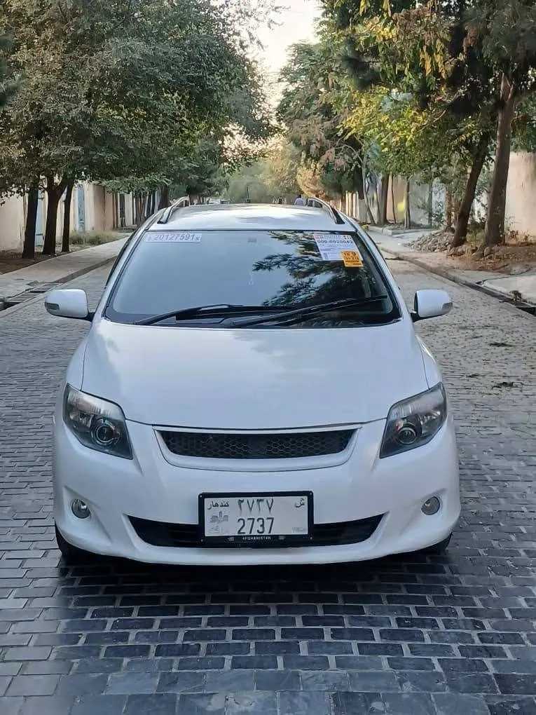 Toyota Fielder Axio 2009 (2)