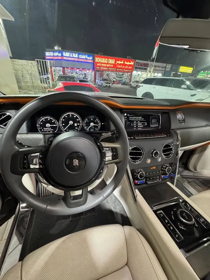Rolls-Royce Cullinan 2021 (6)