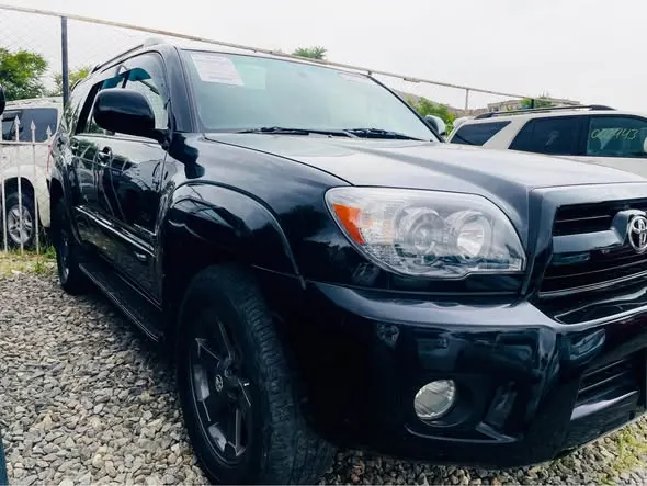 Toyota 4Runner Limited 2004 (2)