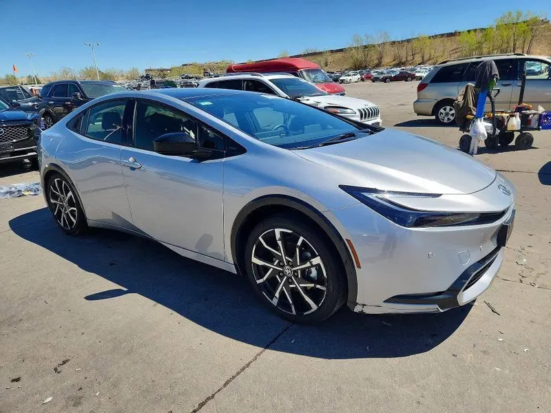 Toyota Prius Prime XSE 2025 (1)