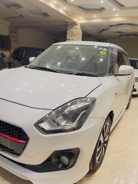 Suzuki Swift RS Hybrid 2018 (2)