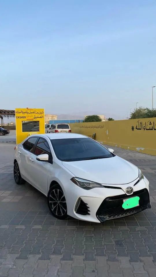 Toyota Corolla 2017 (2)