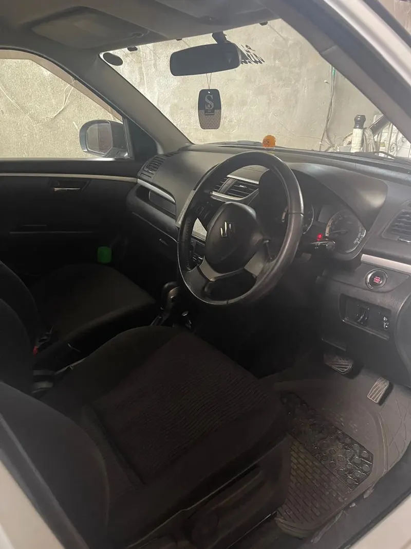 Suzuki Swift 2011 (4)