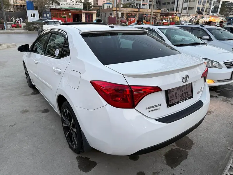Toyota Corolla SE 2016 (3)