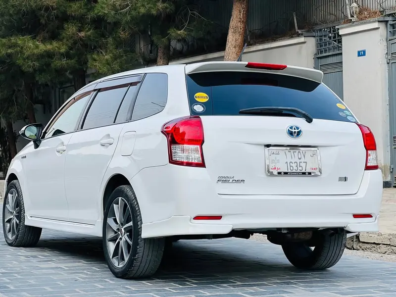 Toyota Fielder 2015 (3)