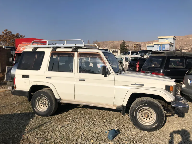 Toyota Land Cruiser Prado (2)