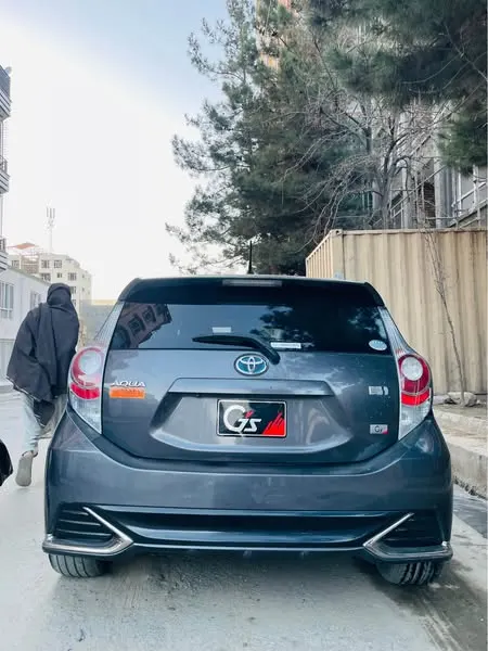 Toyota Aqua GS 2015 (3)