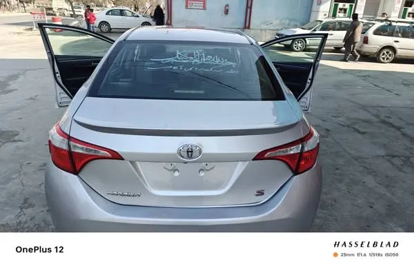 Toyota Corolla 2016 (3)