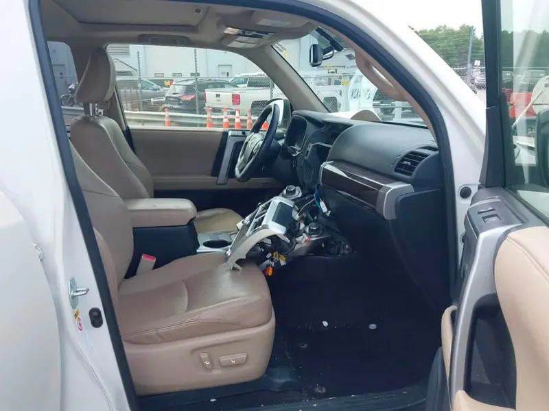 Toyota 4 Runner 2017 (4)