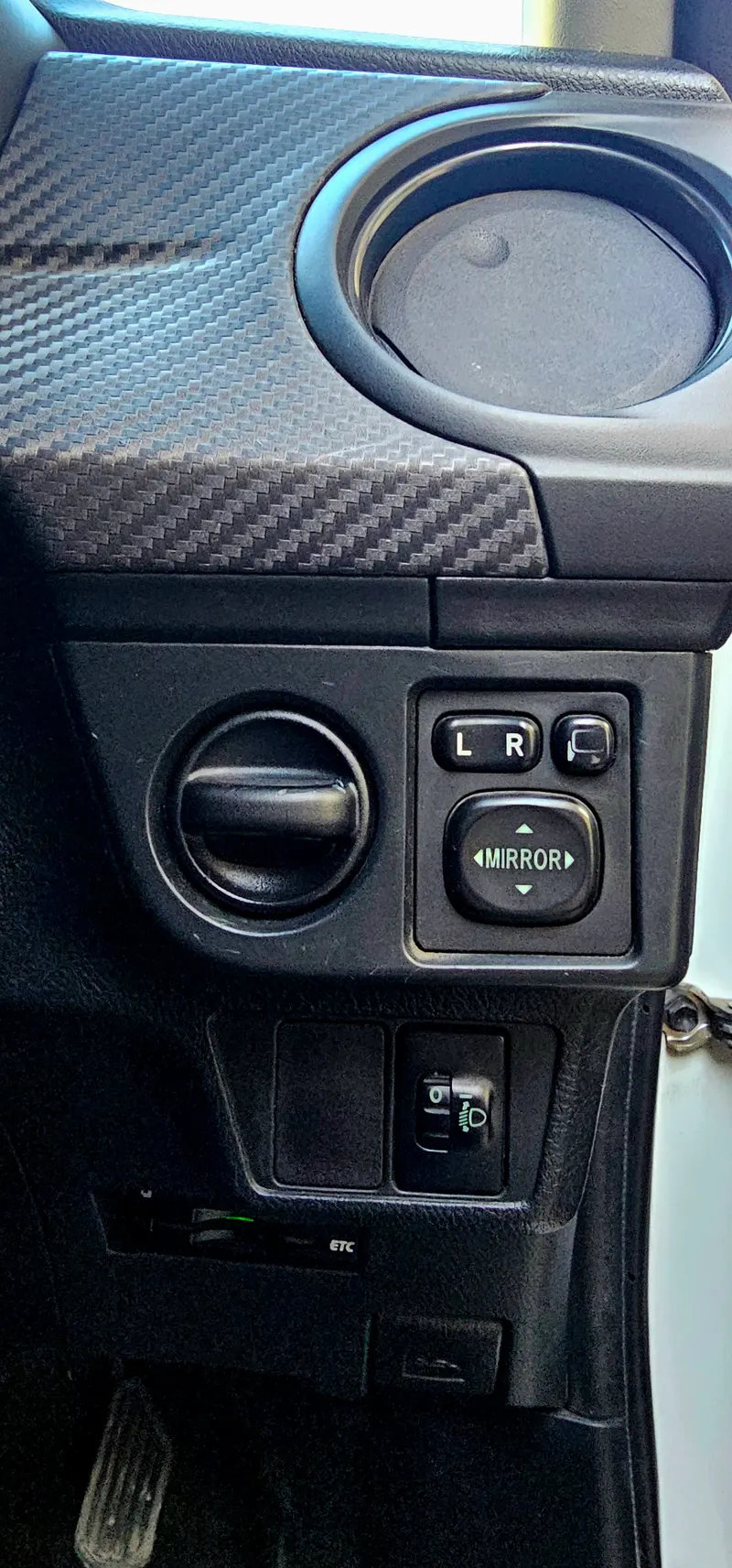 Toyota Fielder 2013 (8)