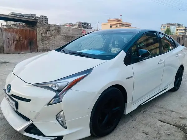 Toyota Prius 2018 (1)