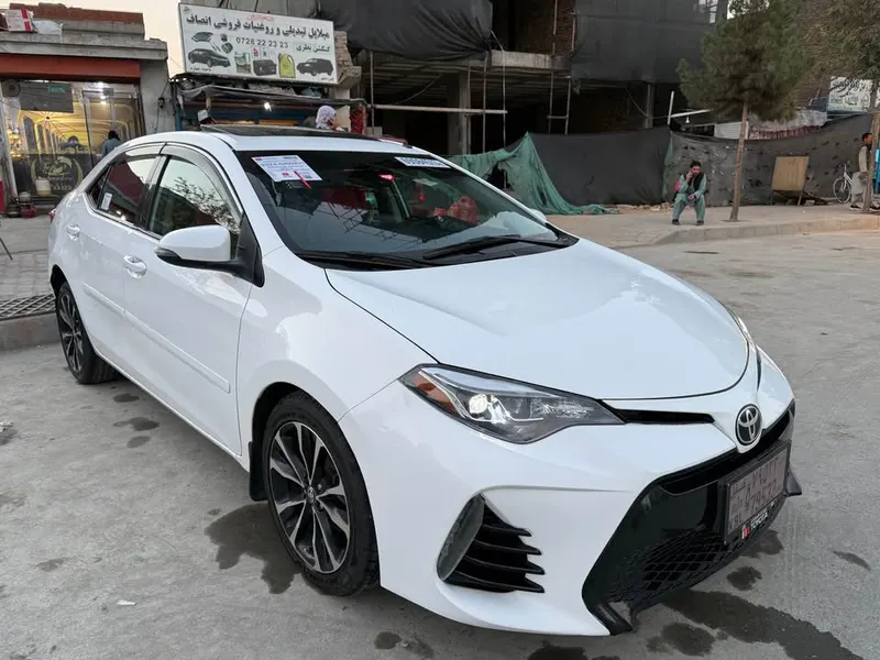 Toyota Corolla SE 2016 (1)