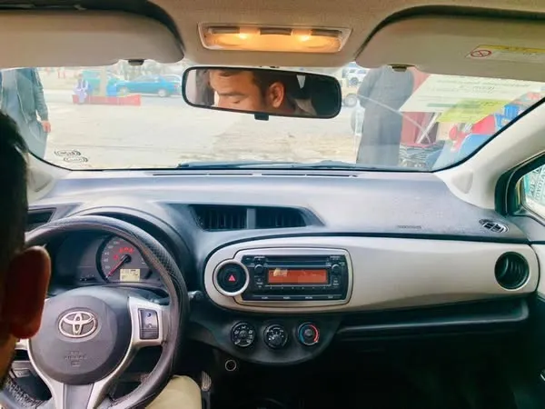 Toyota Vitz 2012 (4)